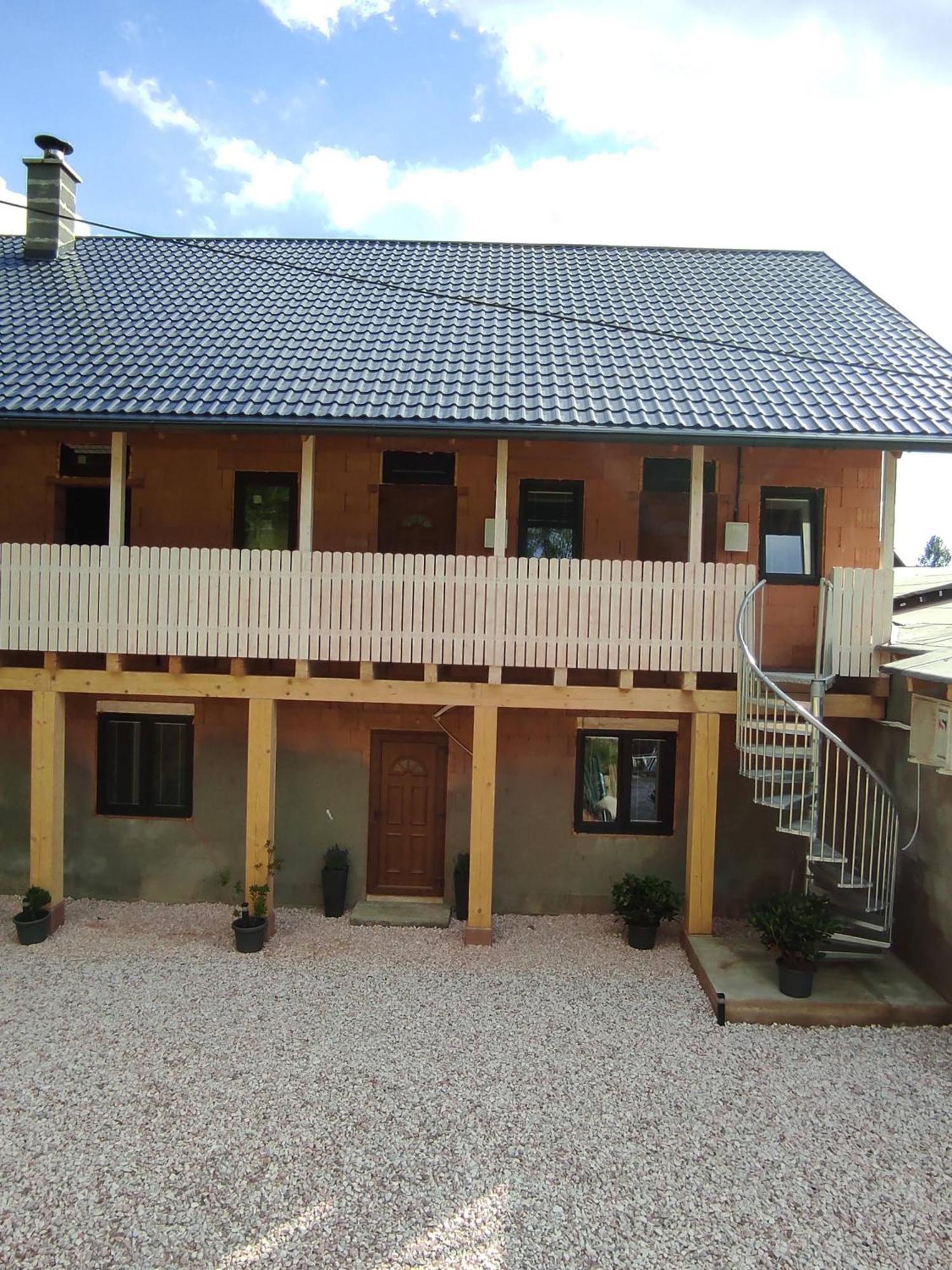 Květinové apartmány u Jordů Marenice Esterno foto