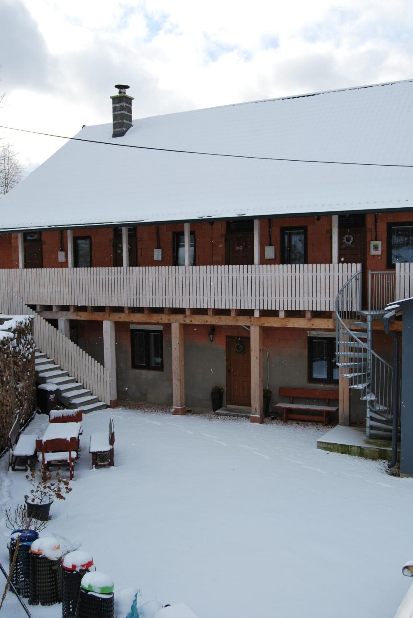 Květinové apartmány u Jordů Marenice Esterno foto